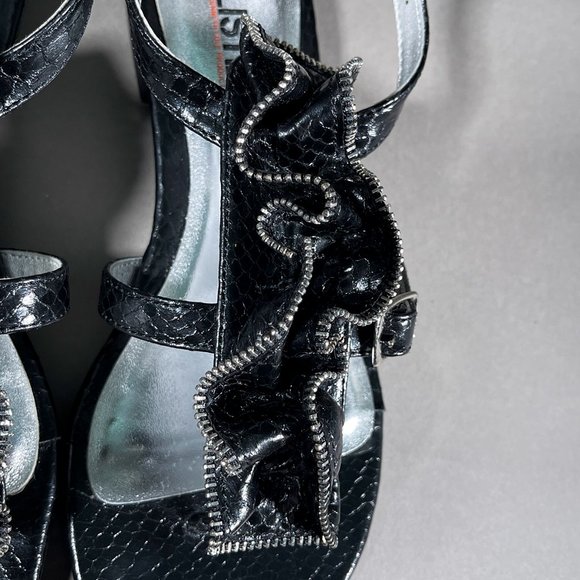 Unlisted A Kenneth Cole Production Black Grape Stomping Thong Sandals Size 6 - Picture 4 of 14